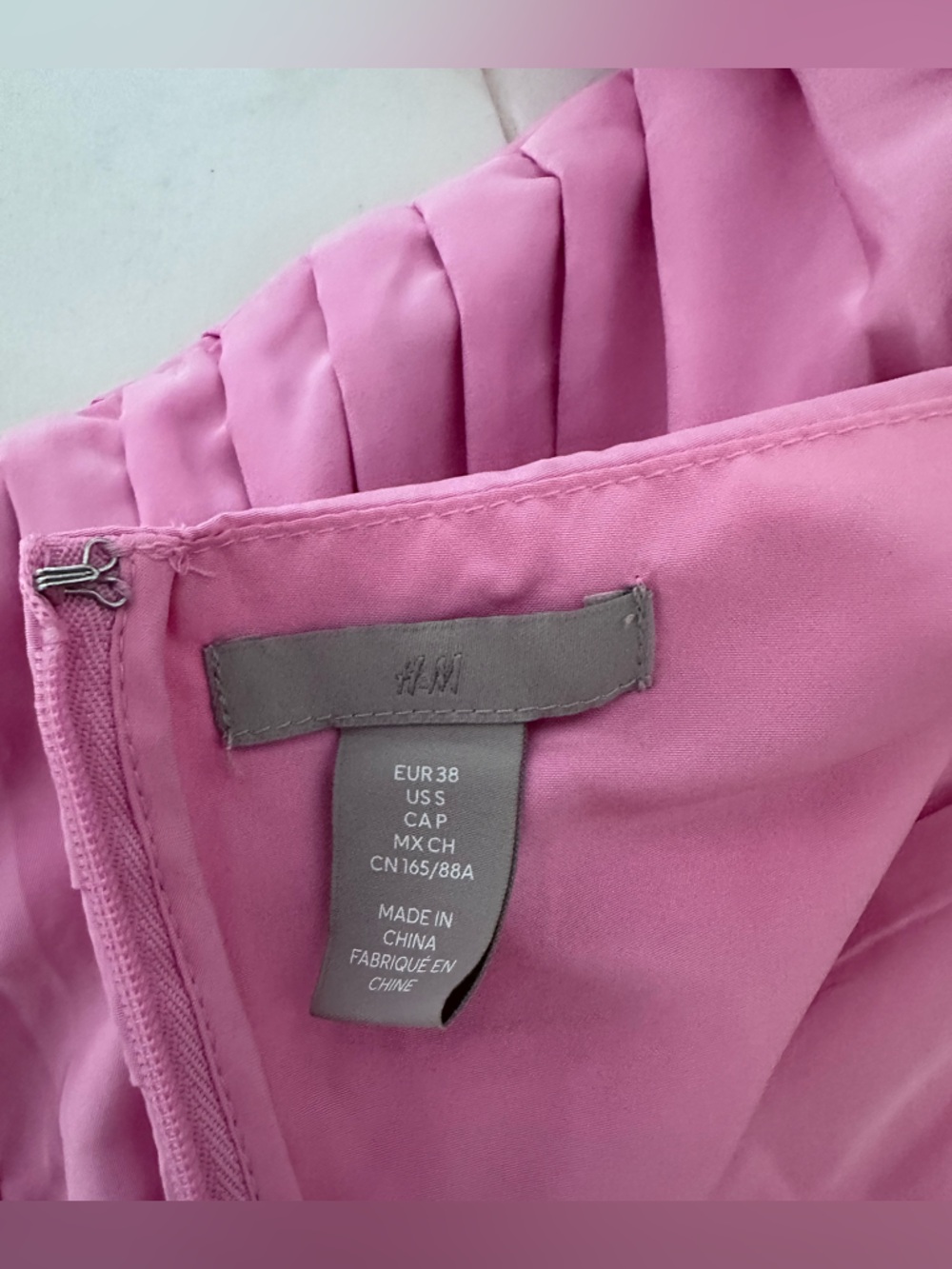 H&M Pink Short Pleated Strapless Cocktail Dress
Size: Small
N e w! - Picture 8 of 12